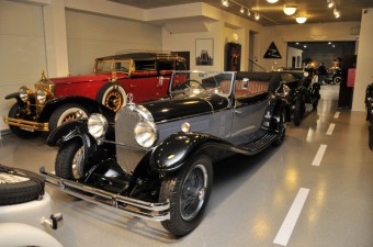 1929 Austro Daimler ADR Cabriolet a cervena 1931 Minerva AL