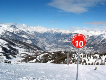 Plate de la Nonne avec valle enneige, Beta tour