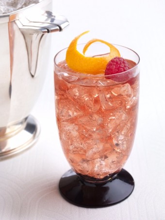 Cocktail Burgundy Spring Punch