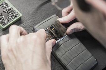 Nov Vertu Signature Touch