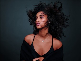 Imaan Hammam pro Tiffany, foto kredit: Dan Jackson