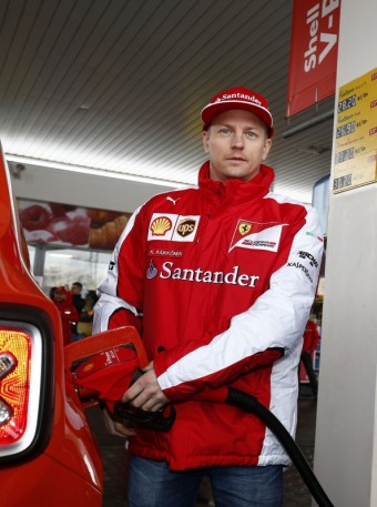 Kimi Räikkönen na čerpací stanici Shell v Ostravě, zdroj: Shell Česká republika