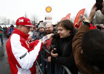 Kimi Räikkönen na čerpací stanici Shell v Ostravě, zdroj: Shell Česká republika