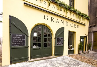 Grand Cru Restaurant & Bar, Premier Wines & Spirits