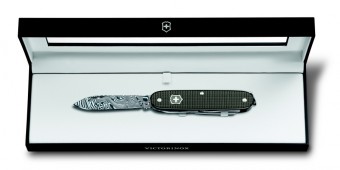 Pioneer X Damascus Limited Edition, Victorinox