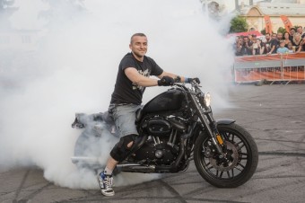 Prague Harley Days 2016, kaskadr Maciek Dop, zdroj: Harley-Davidson