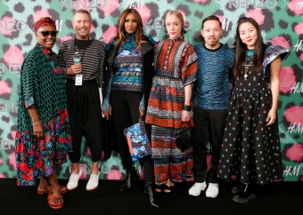 Oficiln pedstaven kolekce KENZO x H&M v New Yorku, zleva: Bethann Hardison, Jean-Paul Goude, Iman, Chloe Sevigny, Humberto Leon, Carol Lim