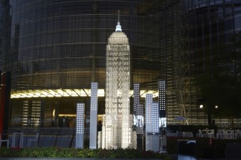 Sculptural structure of the Empire State building, Tiffany & Co.