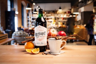 Bernardn, bylinn Altfernet Spiced, Premier Wines & Spirits