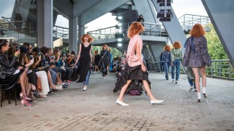 Zoltn Tth, vtz soute VAN GRAAF Junior Talent 2017, kolekce jaro-lto 2018, Mercedes-Benz Prague Fashion Week, foto: MBPFW