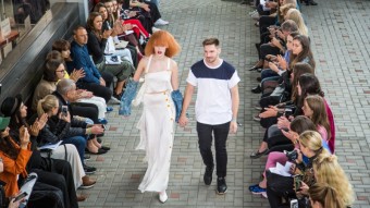 Zoltn Tth, vtz soute VAN GRAAF Junior Talent 2017, kolekce jaro-lto 2018, Mercedes-Benz Prague Fashion Week, foto: MBPFW