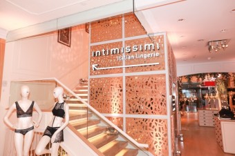 Intimissimi: vlajkov obchod na 5. Avenue