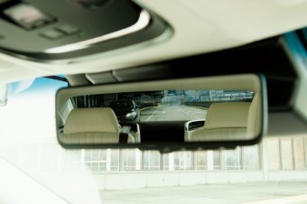 Digitální zpětné zrcátko Lexusu, zdroj fotek: Lexus Newsroom