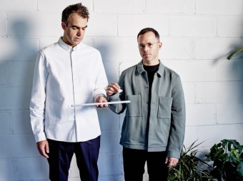 Alex Mustonen and Daniel Arsham, zakladatel Studia Snarkitecture, COS