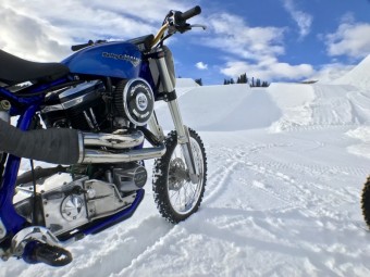 Sněžné závodní speciály Harley-Davidson