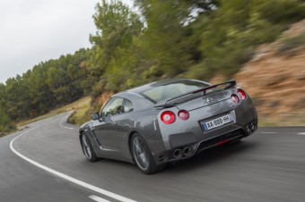 Jet rychlej Nissan GT-R 2013 - Menhouse.eu