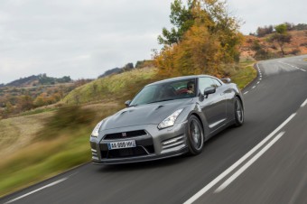 Jet rychlej Nissan GT-R 2013 - Menhouse.eu