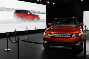 Daniel Craig pedstavil v New Yorku nov Range Rover Sport - Menhouse.eu