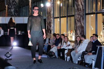 Mdn pehldka VaNa1 v rmci Mercedes-Benz Prague Fashion Week