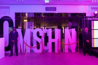 POP UP store kolekce MOSCHINO [tv] H&M, kterého otevření netrpělivě čekali všichni hosté