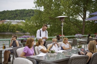 Terrace Grill Mnes