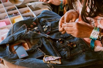 Levis ve vaich rukou, The Levis Tailor Shop