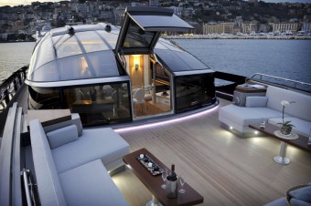 Paluba jachty Baia One Hundred 