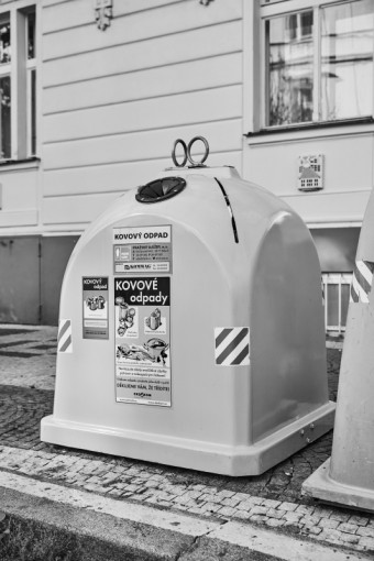 Kontejner na kov Praha, foto kredit: Prask sluby