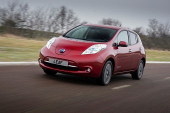 Nov vylepen elektromobil Nissan Leaf