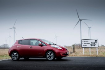 Nov vylepen elektromobil Nissan Leaf