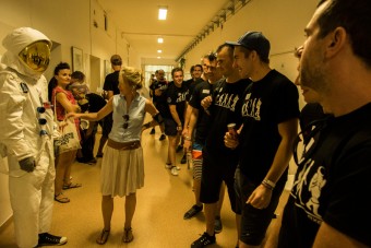 Hned první den čekala na třináctku Čechů zdravotní prohlídka ve vojenském zdravotním středisku