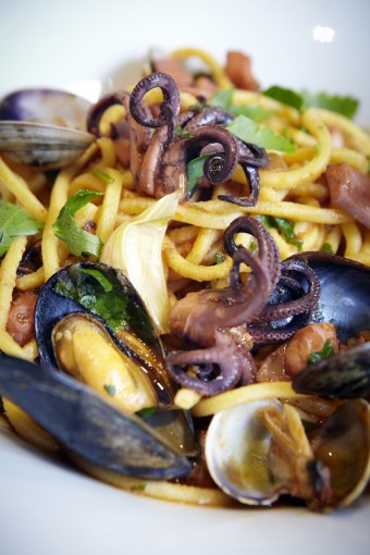 �erstv� taglioliny s carbonarou z plod� mo�e