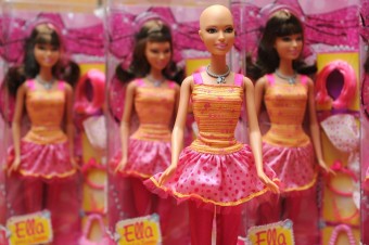 Limitovan edice holohlavch panenek Barbie
