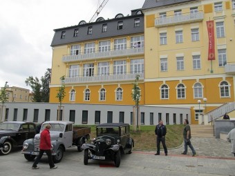 Sraz vetern, Menhouse